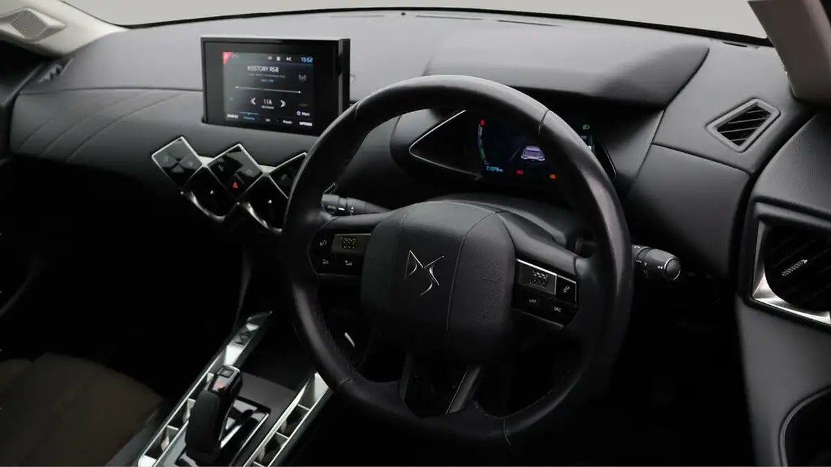 2021-ds-ds-3-crossback-e-tense-prestige-big-8