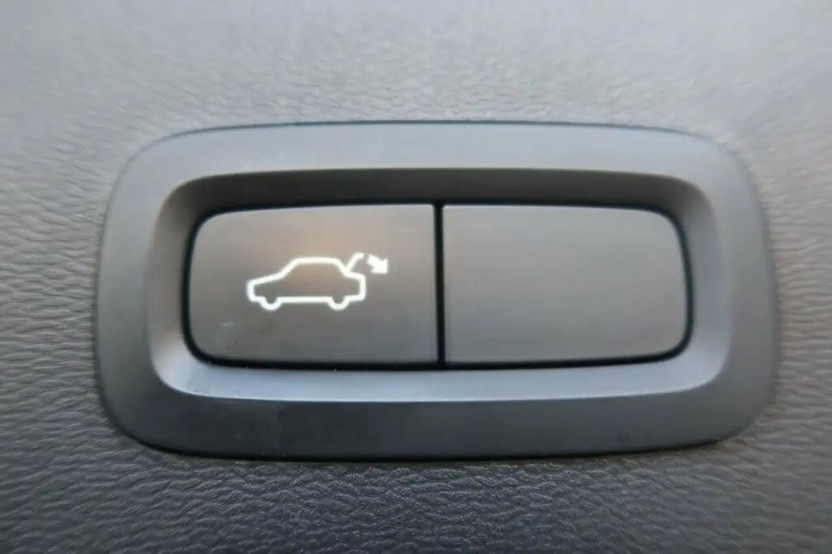 2021-volvo-xc40-20-b4-r-design-pro-194bhp-auto-big-9