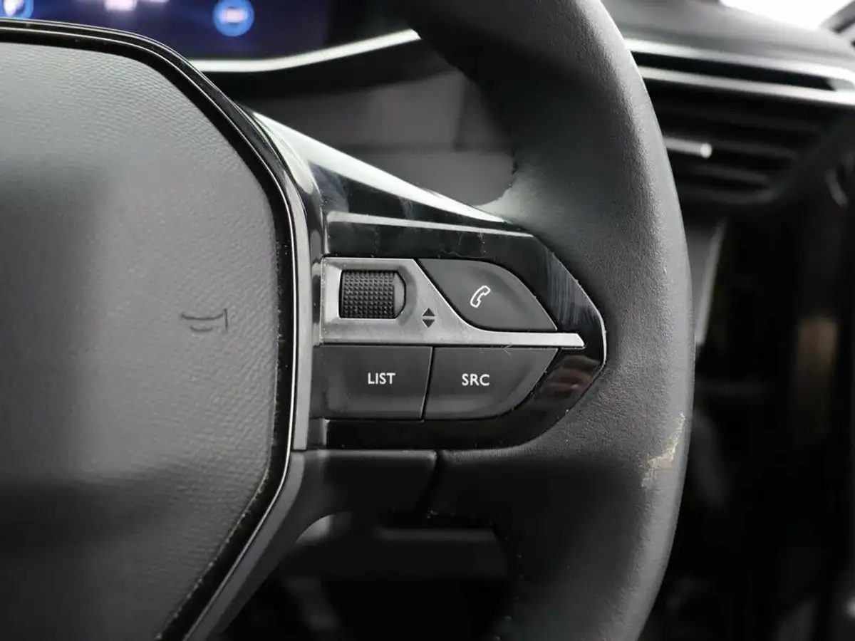 2022-peugeot-208-15-bluehdi-allure-premium-big-33