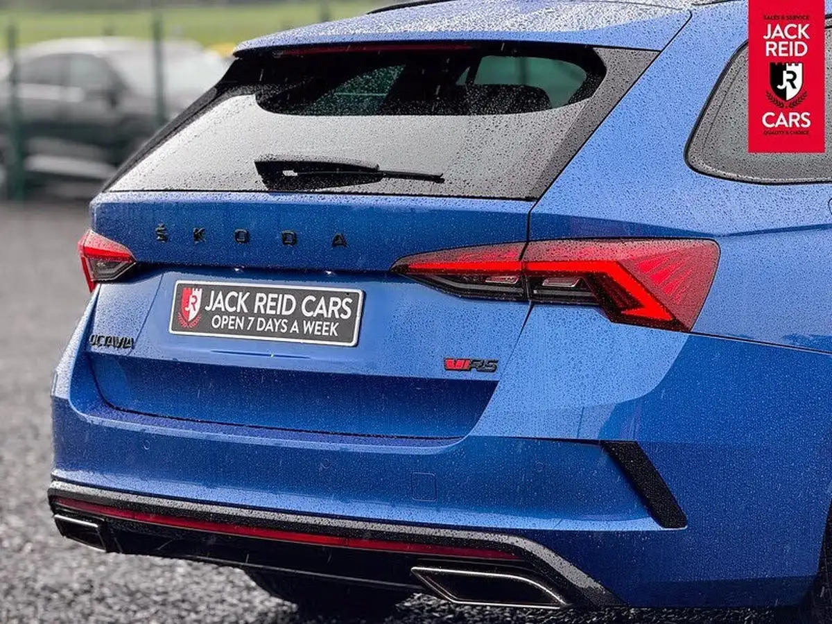2021-skoda-octavia-20tdi-vrs-estate-big-5