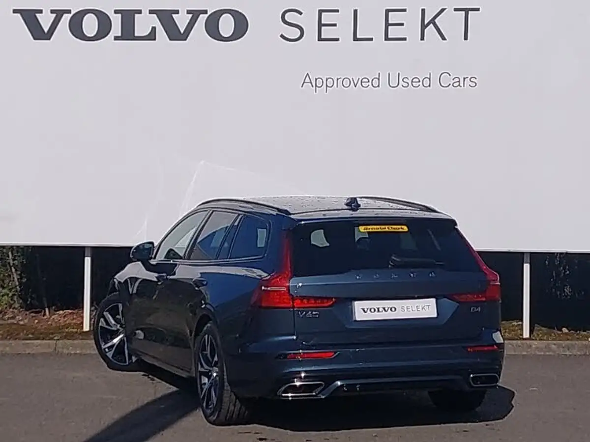 2021-volvo-v60-20td-b4-r-design-big-1