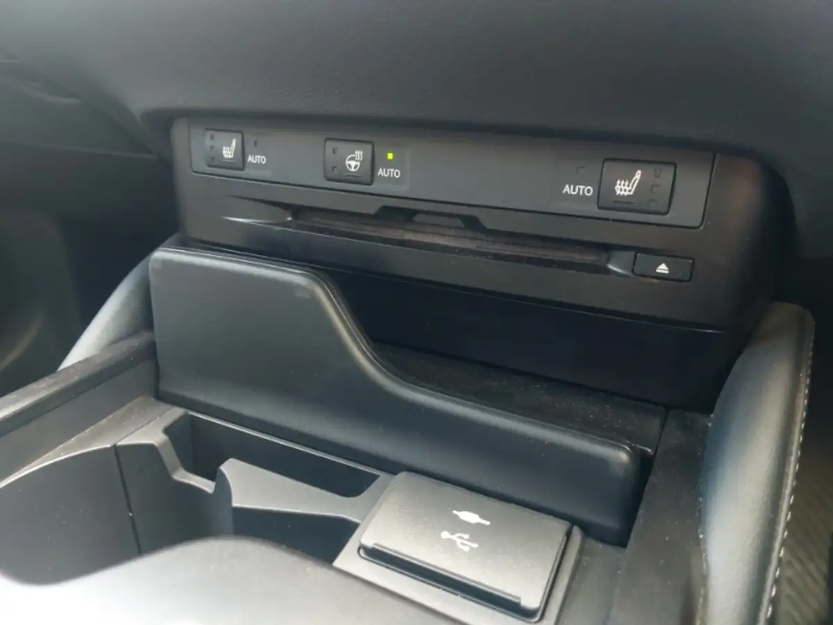 2021-lexus-es-300h-25-es-218bhp-without-navigation-big-12