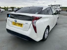 2017-toyota-prius-small-12