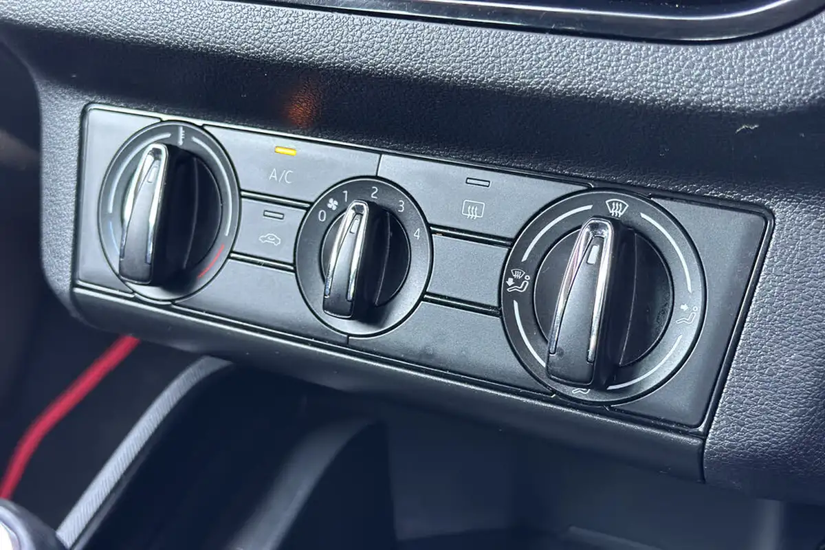 2023-skoda-kamiq-10-tsi-se-drive-95ps-big-14