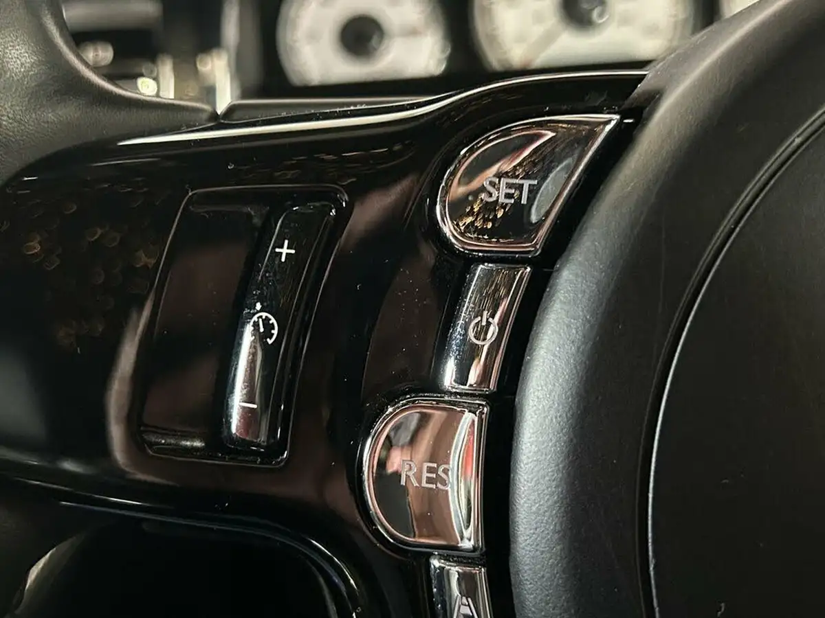 2018-rolls-royce-wraith-66-big-40