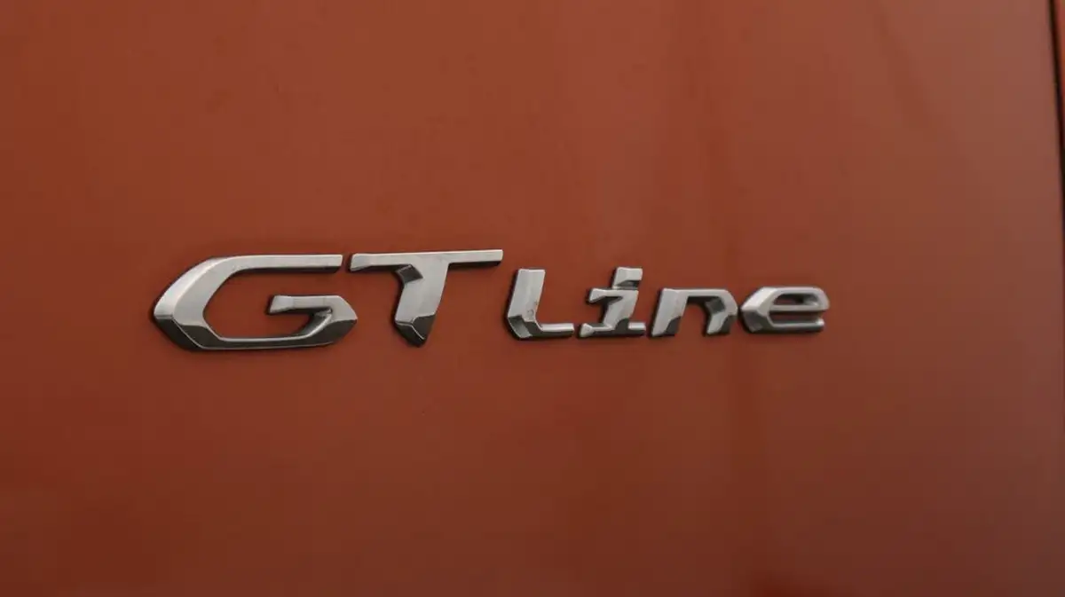 2020-peugeot-2008-suv-12-puretech-gt-line-big-24