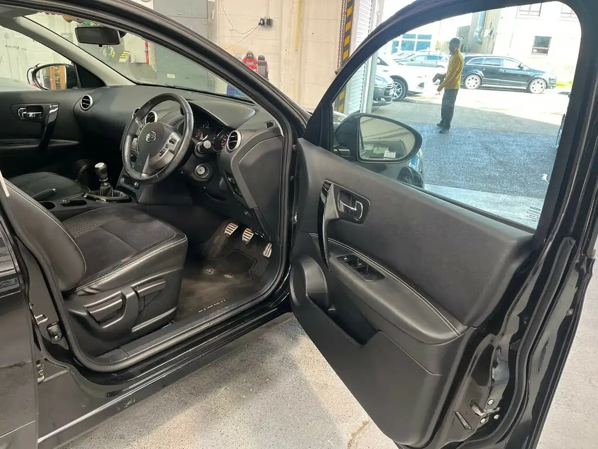 2013-nissan-qashqai-15td-360-big-17
