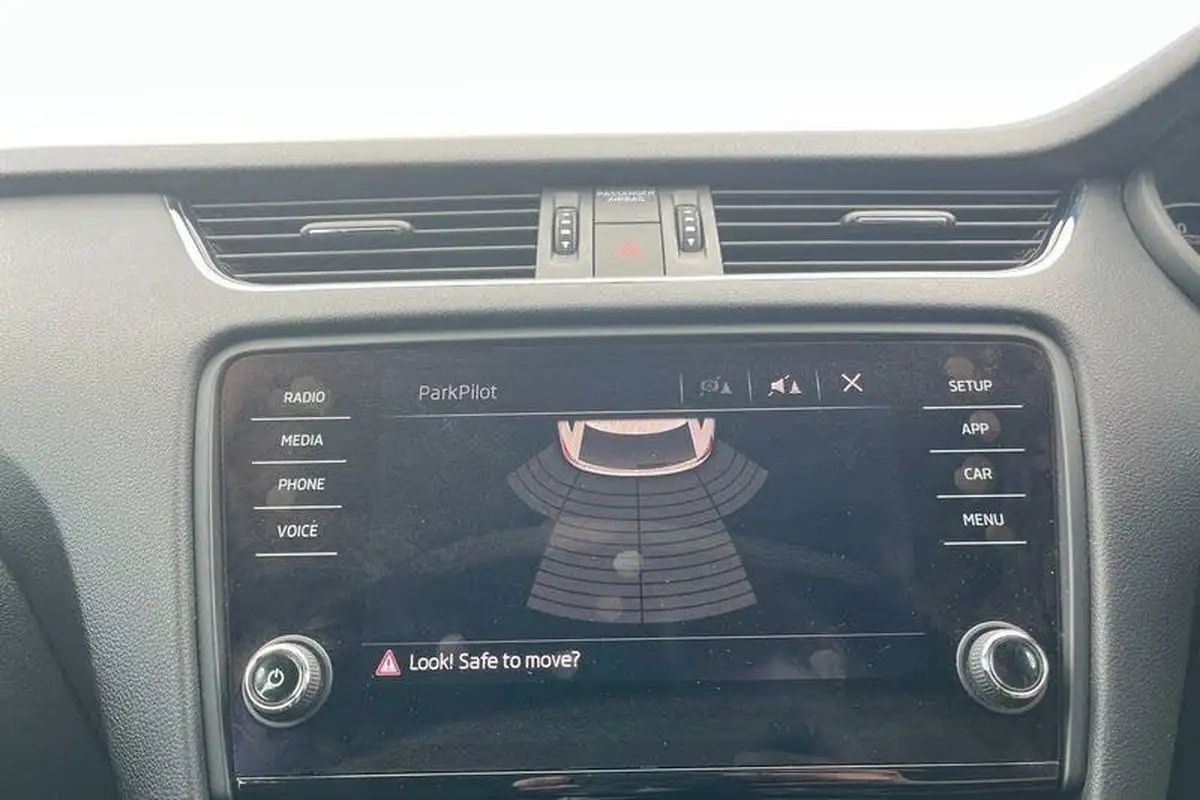 2018-skoda-octavia-10-tsi-se-estate-big-38