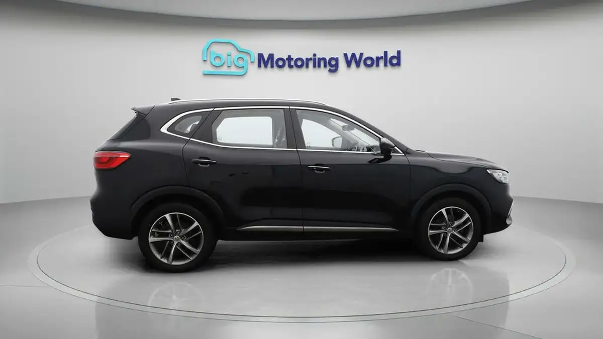 2022-mg-hs-15t-gdi-exclusive-162ps-dct-big-8