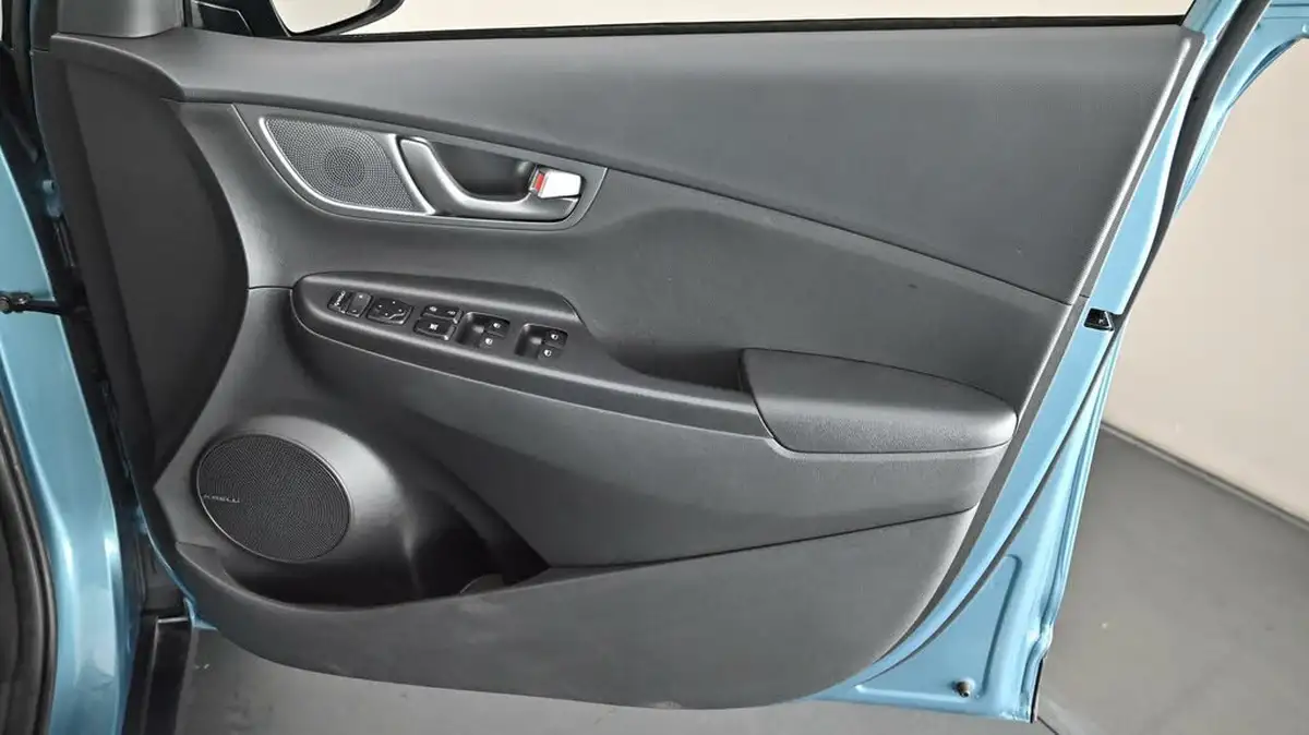 2020-hyundai-kona-e-premium-204ps-big-13