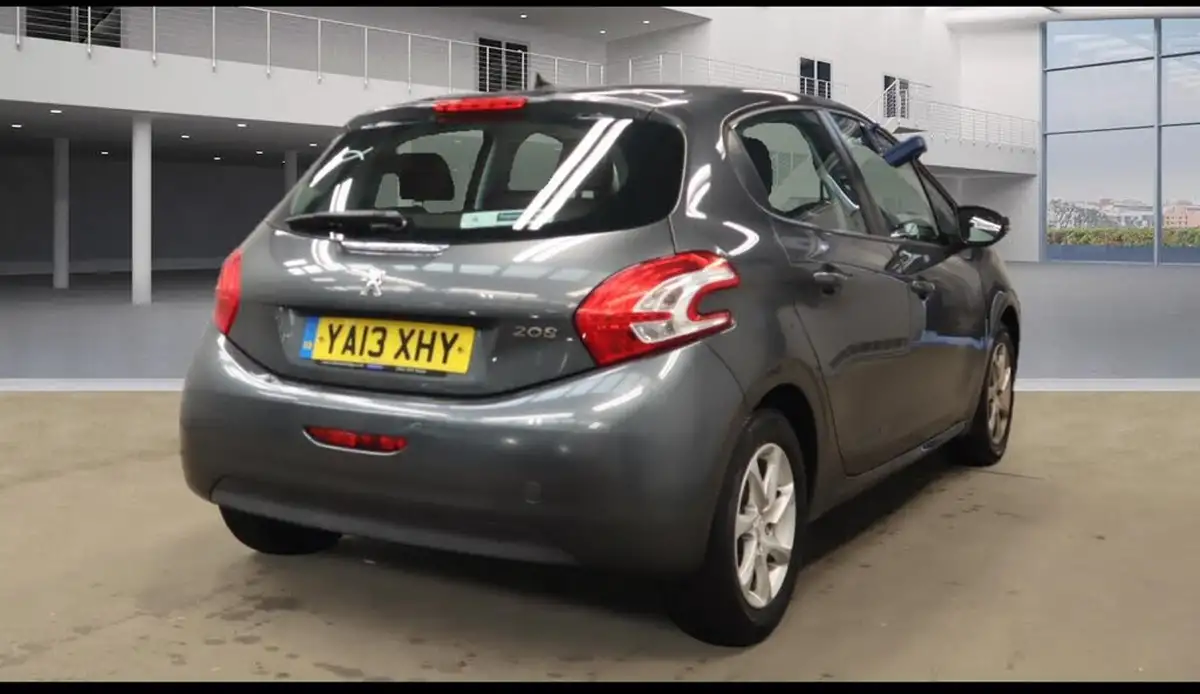 2013-peugeot-208-12-active-5d-big-3
