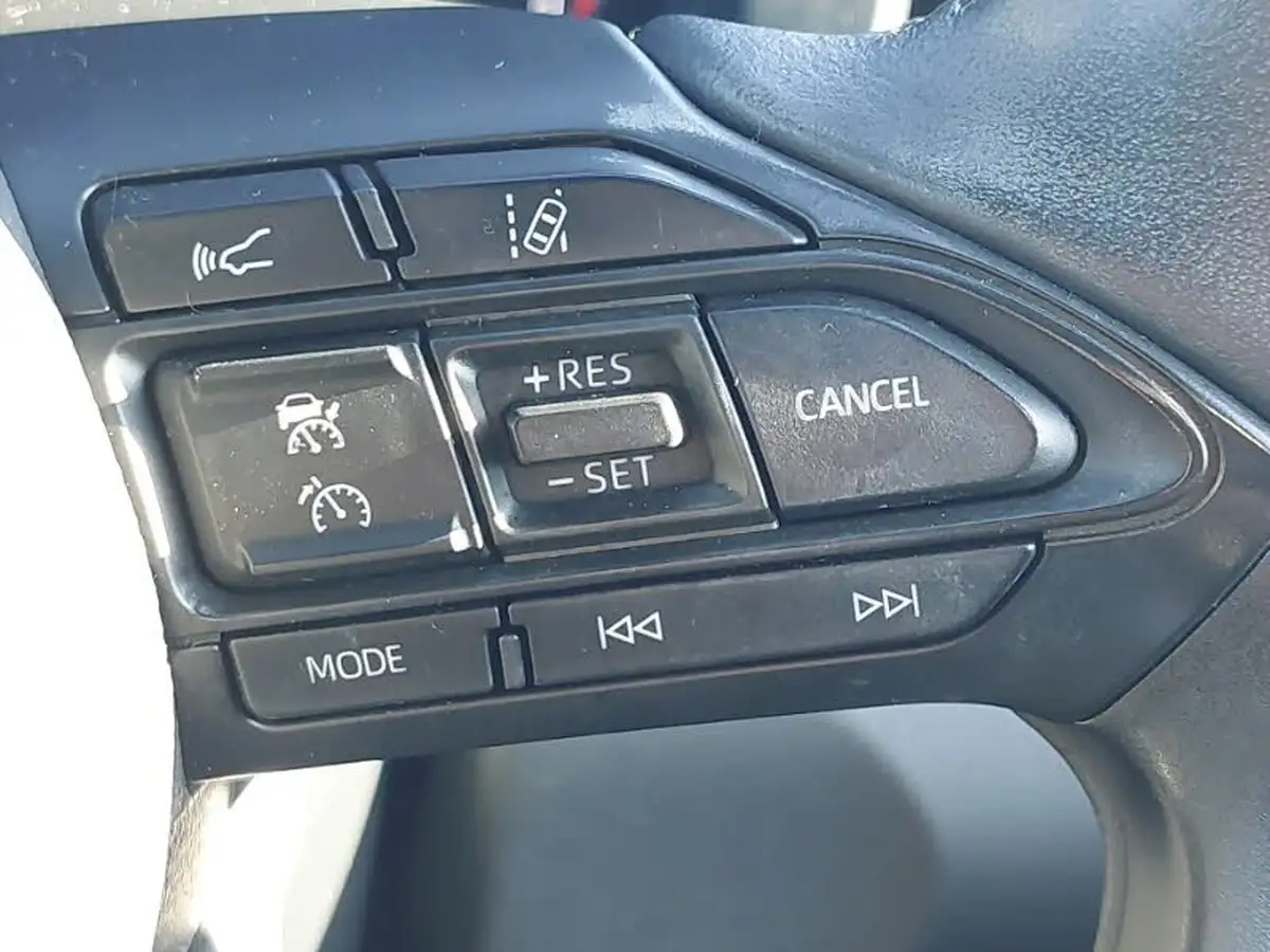 2022-toyota-yaris-cross-15-vvt-i-design-big-13