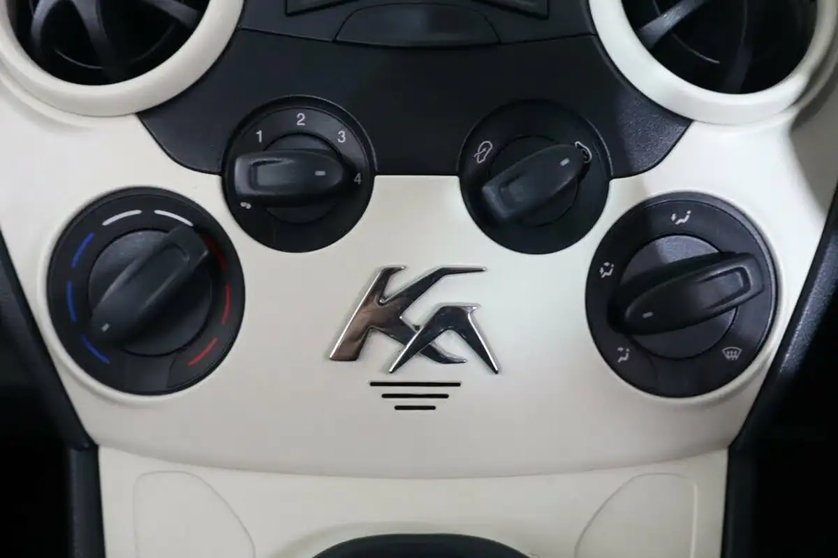 2009-ford-ka-12-studio-big-20