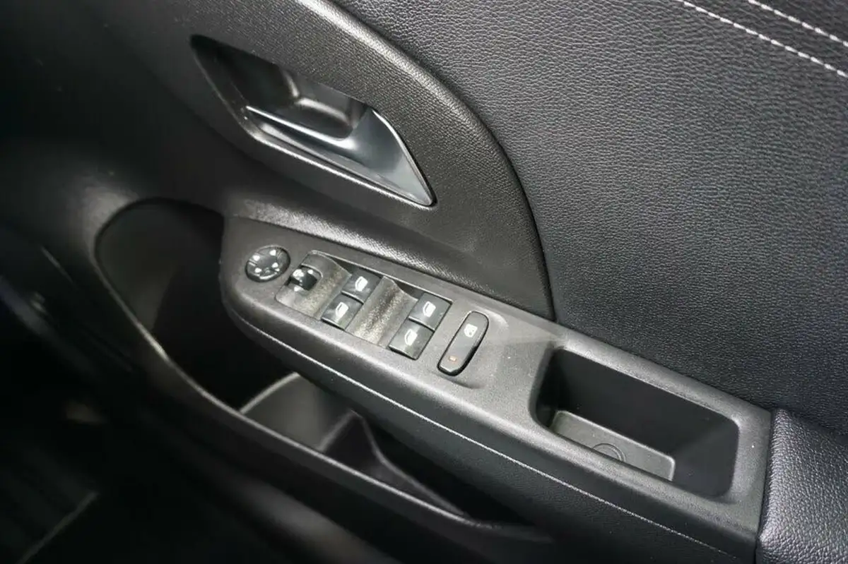 2022-vauxhall-corsa-12-turbo-elite-edition-auto-big-17