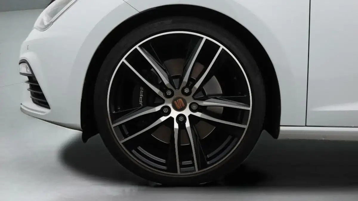 2020-seat-leon-20-tsi-cupra-290-big-18