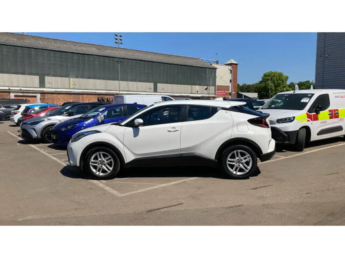 2022-toyota-c-hr-18-vvt-i-icon-big-16
