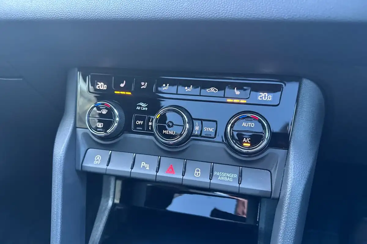 2021-skoda-karoq-15-tsi-sportline-dsg-big-44