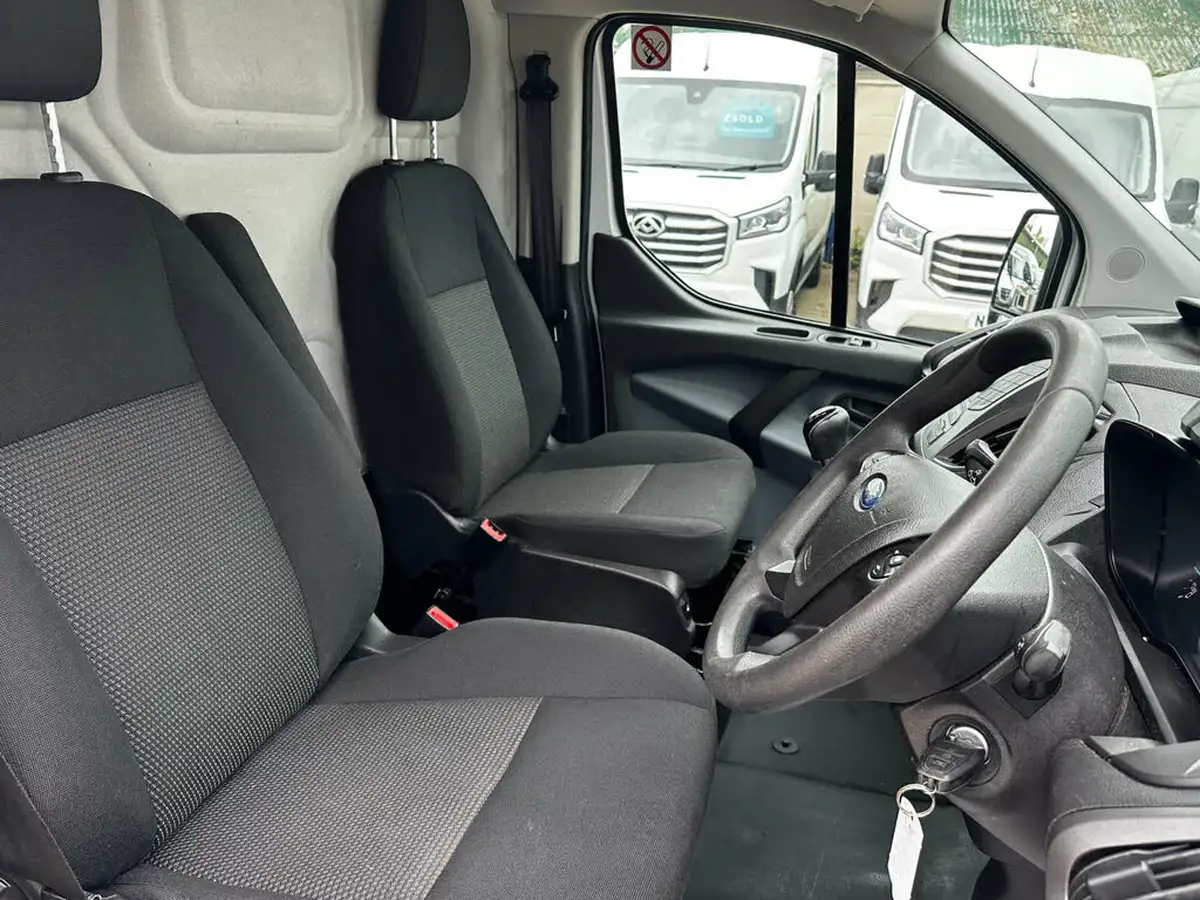 2016-ford-transit-custom-20tdci-310-l1h1-105pseu6-panel-van-big-15