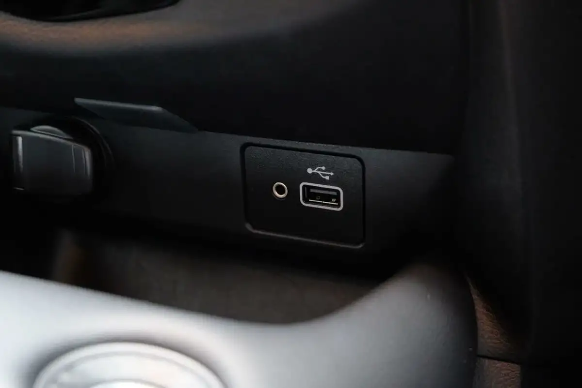 2024-nissan-juke-10-dig-t-n-connecta-dct-big-24