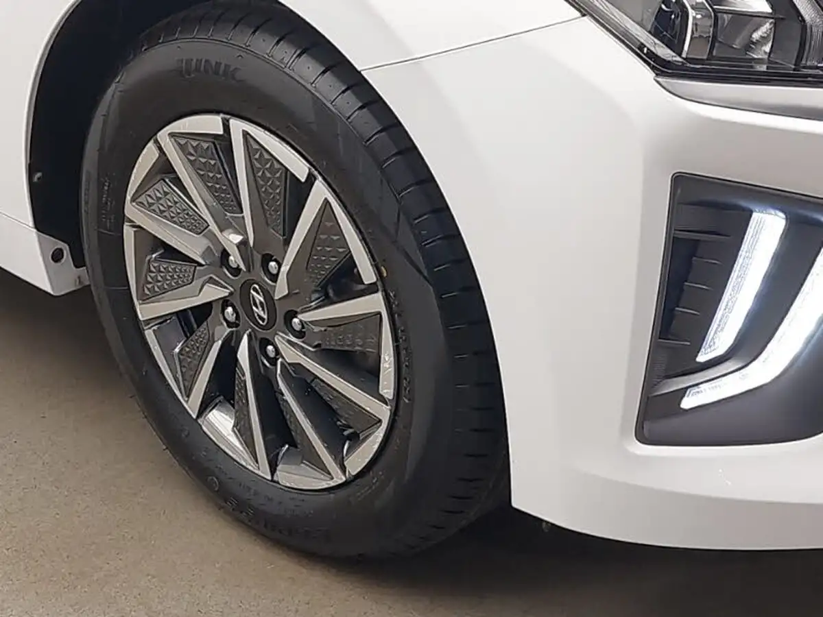 2021-hyundai-ioniq-e-premium-electric-100kw-big-8