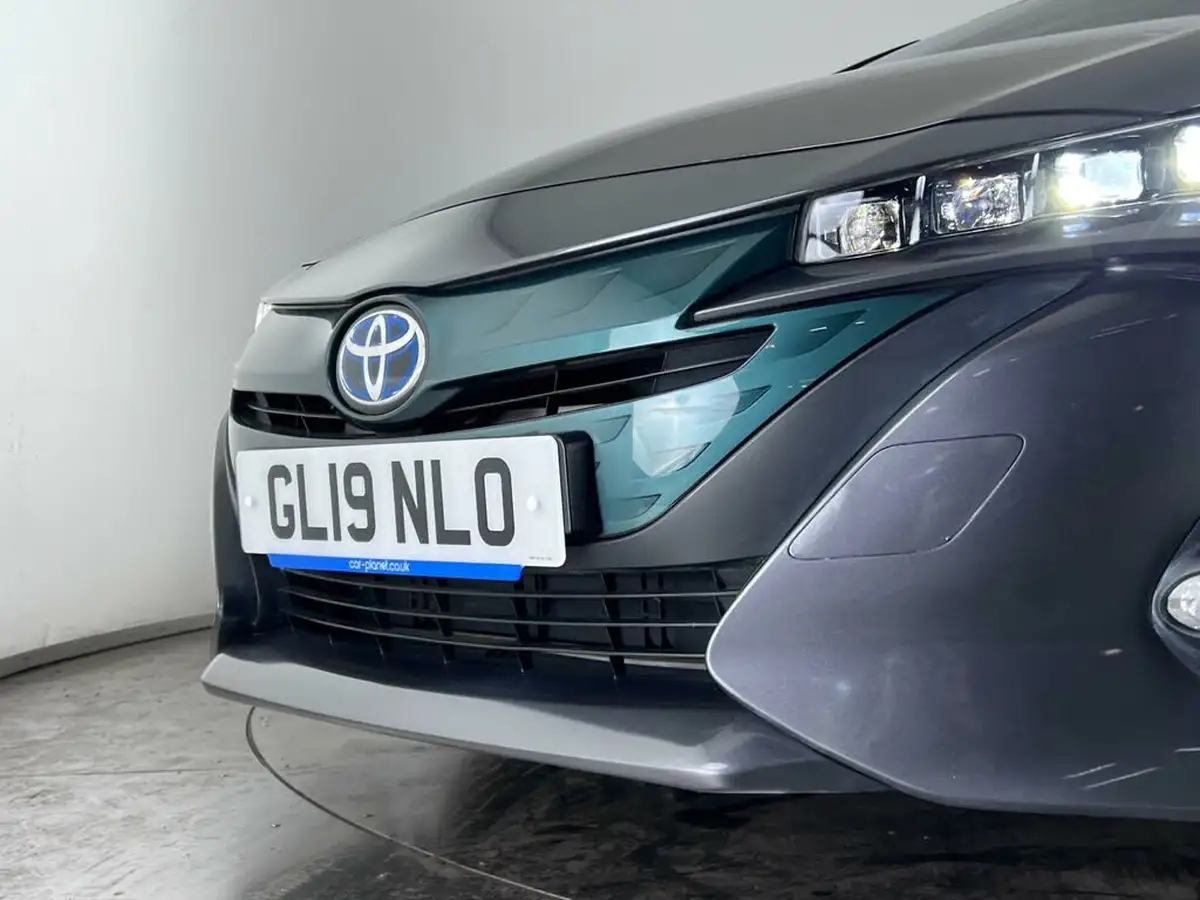 2019-toyota-prius-18-vvt-i-business-edition-plus-ss-cvt-big-44