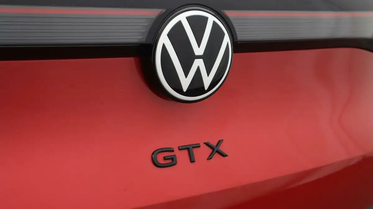 2022-volkswagen-id4-e-gtx-max-awd-big-20