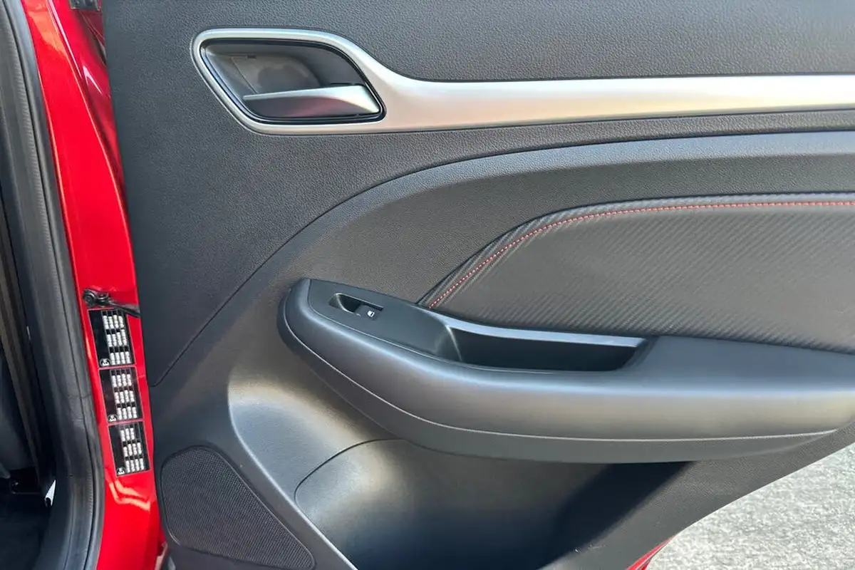 2023-mg-zs-suv-e-trophy-connect-ev-156ps-long-range-big-25
