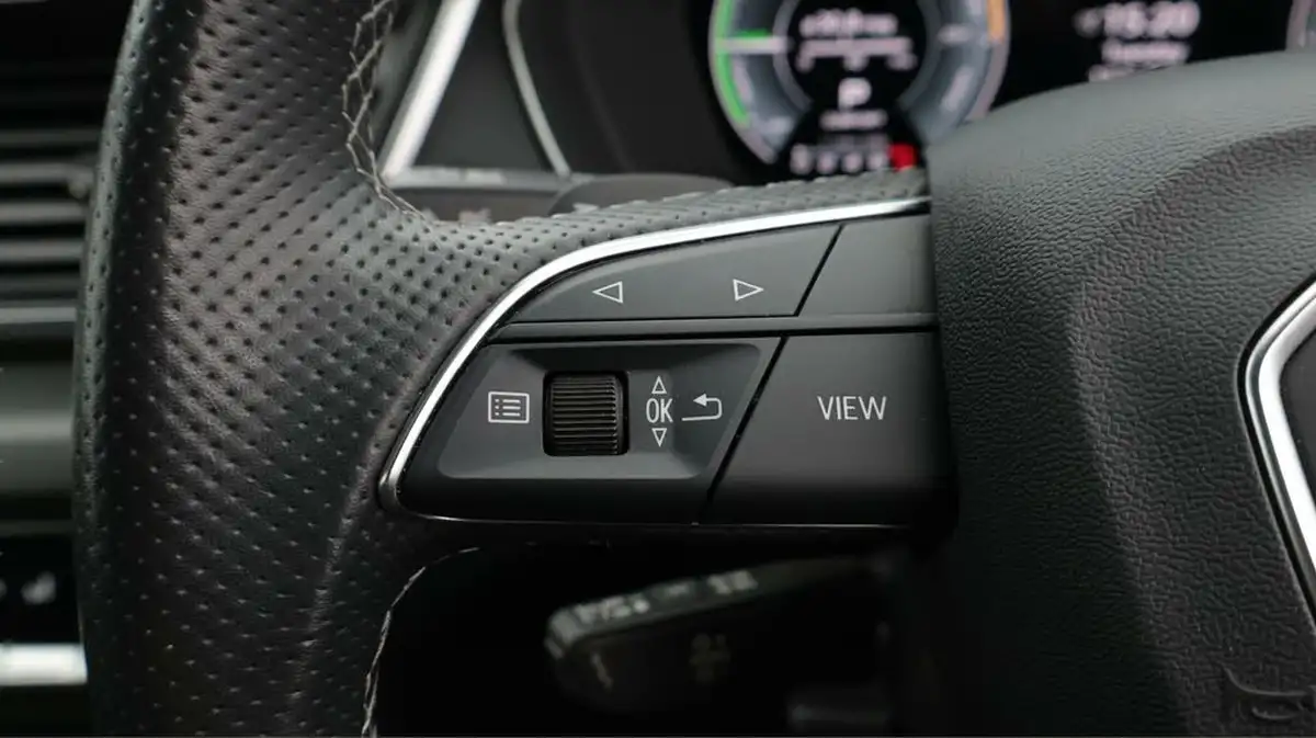2022-audi-q5-20-50-tfsi-e-s-line-station-wagon-big-25