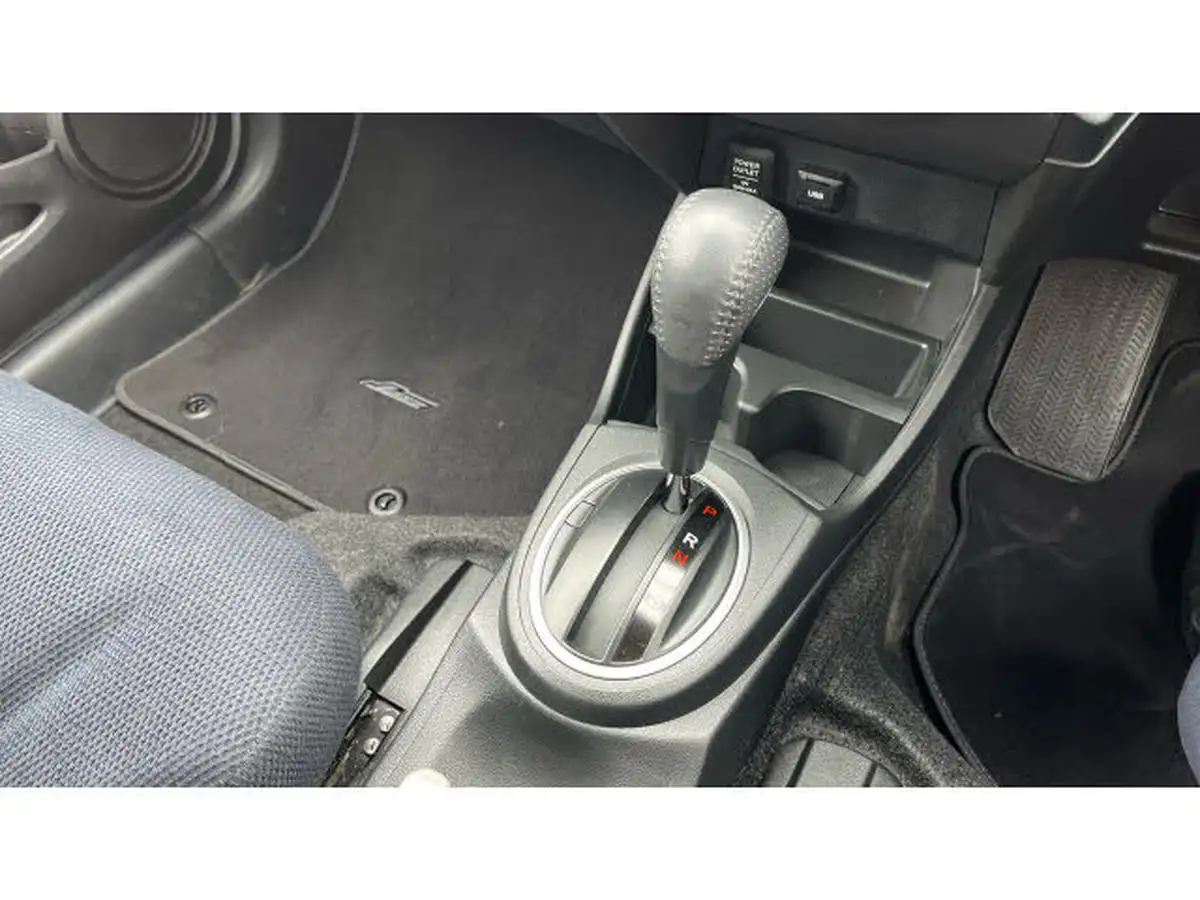 2013-honda-jazz-14-es-plus-cvt-big-34