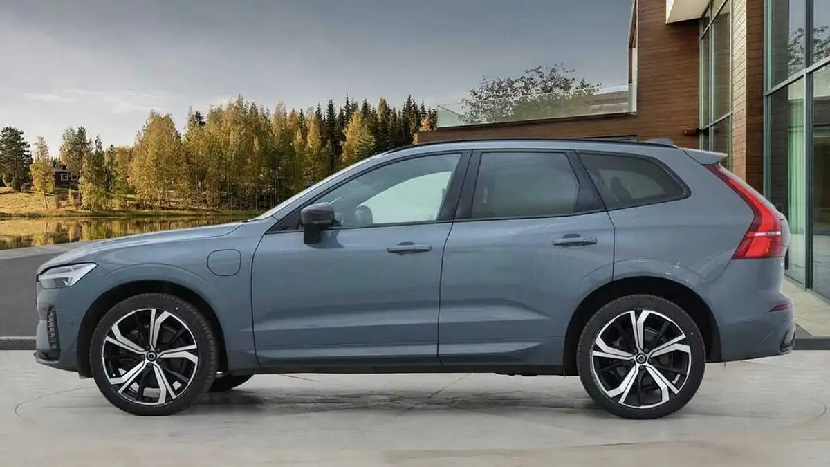 2024-volvo-xc60-20-t8-ultimate-dark-big-5