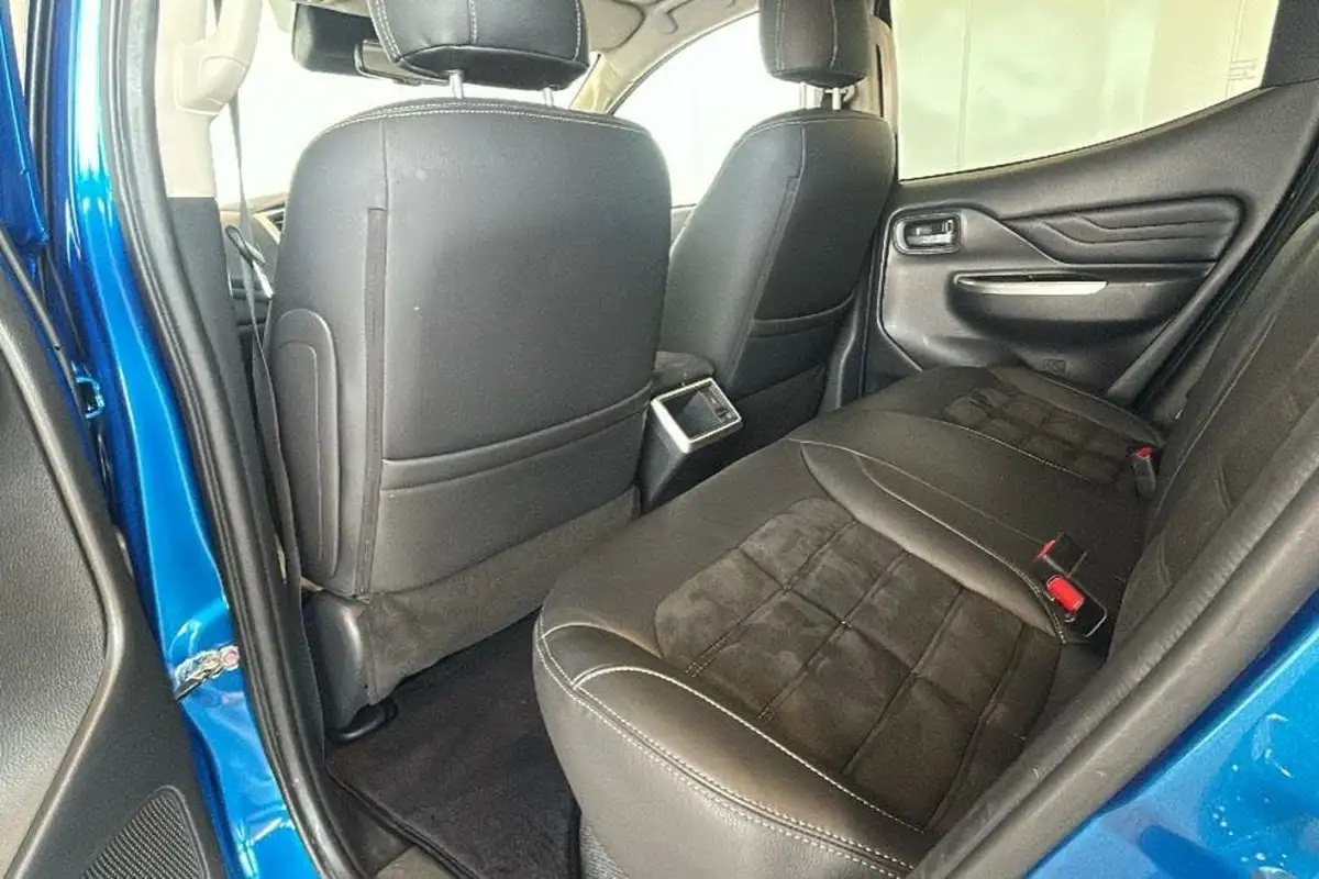 2021-mitsubishi-l200-22di-d-barbarian-x-big-12