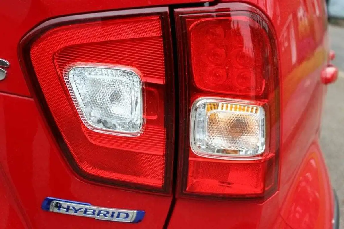 2022-suzuki-ignis-12-dualjet-sz5-big-14