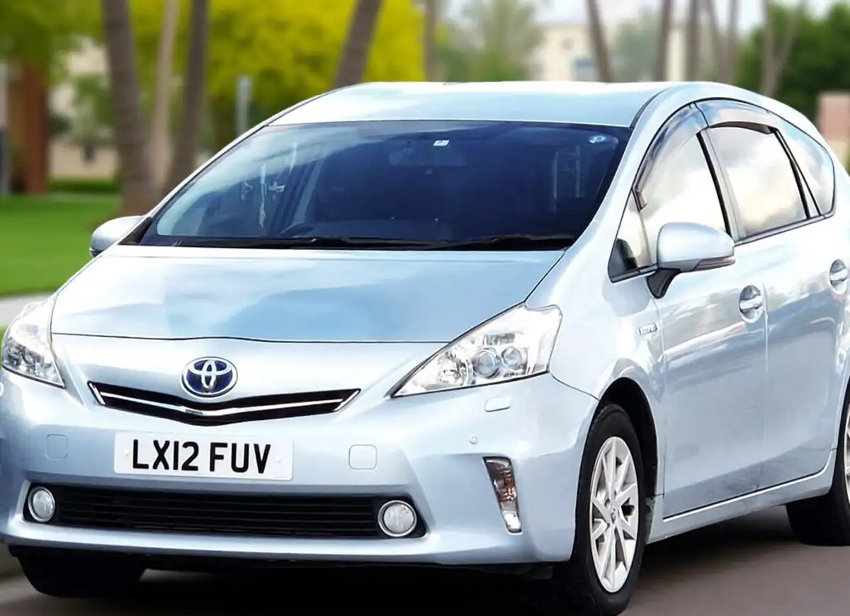 2012-toyota-prius-18-vvt-i-t4-hybrid-big-27