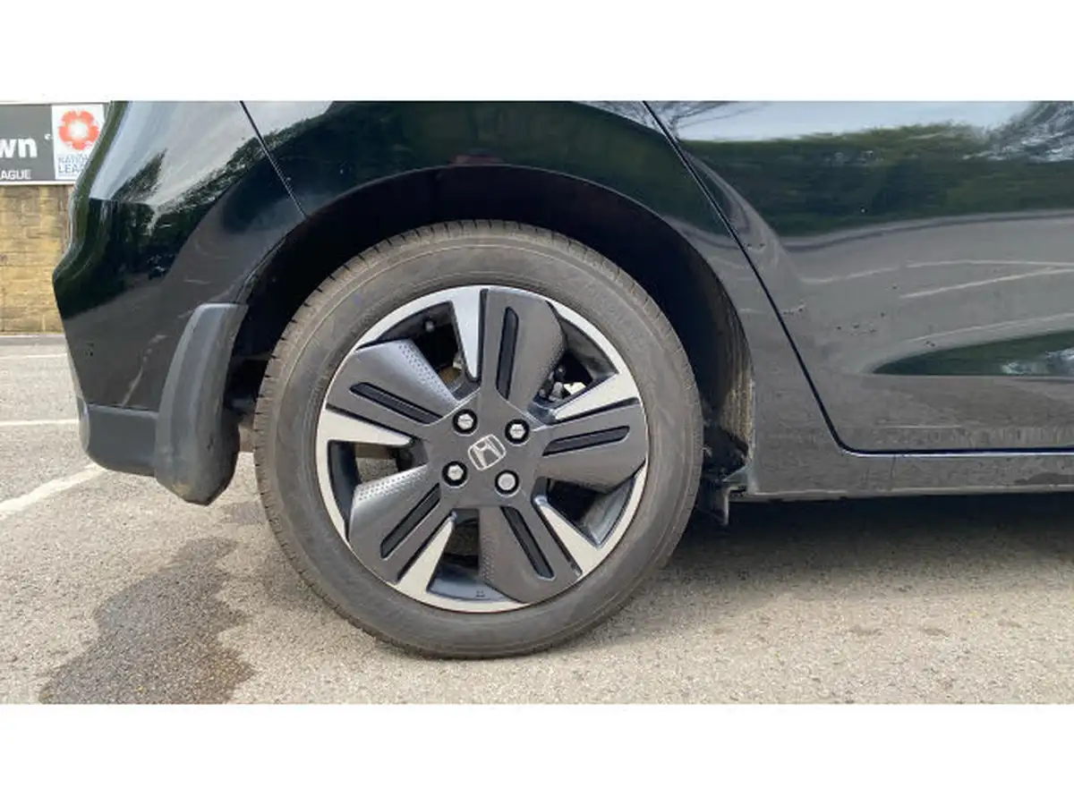 2024-honda-jazz-15-i-mmd-advance-big-6