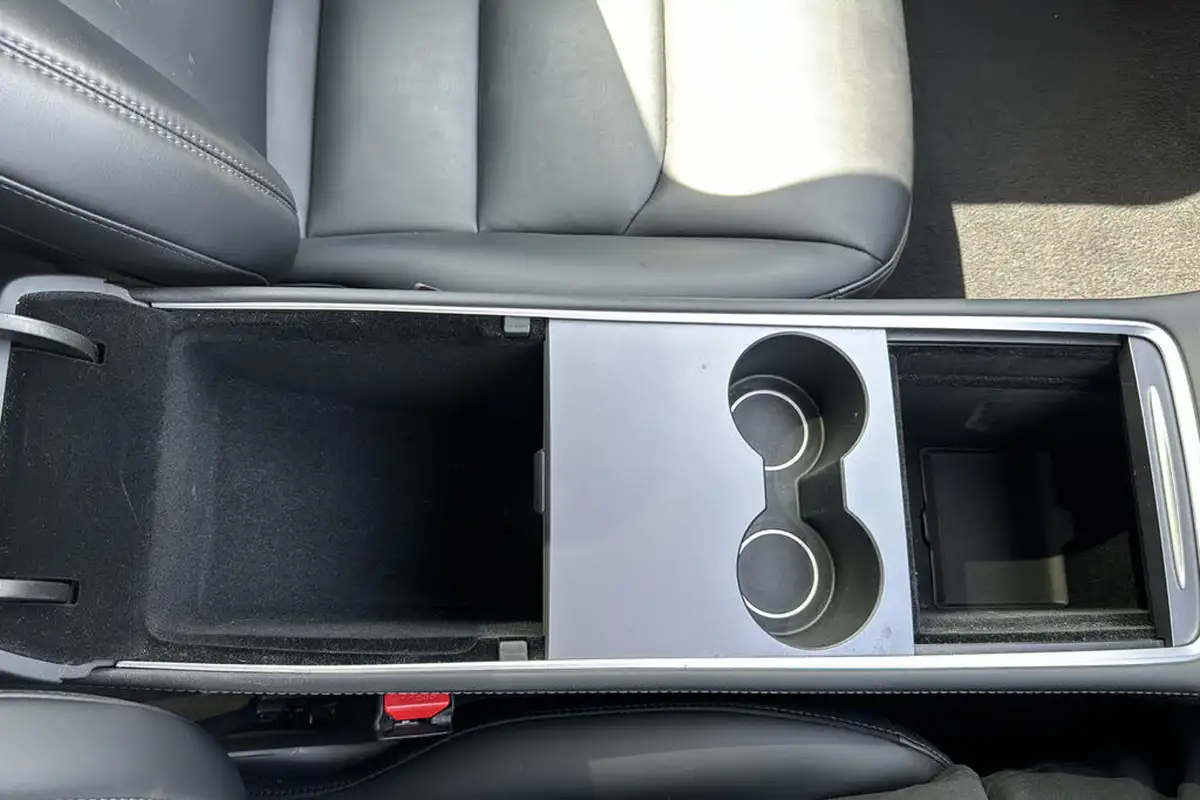 2022-tesla-model-y-e-long-range-big-37