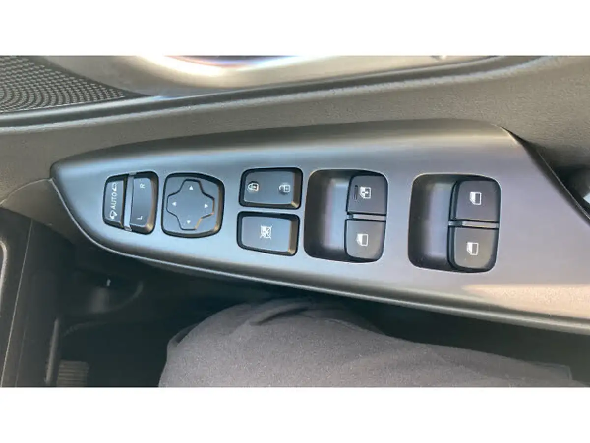 2023-hyundai-kona-16-gdi-ultimate-big-43