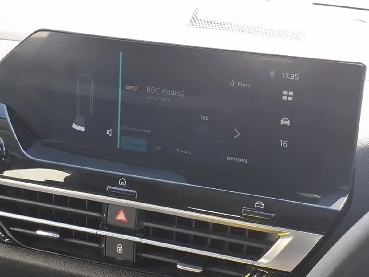 2023-citroen-c4-12-puretech-sense-big-11