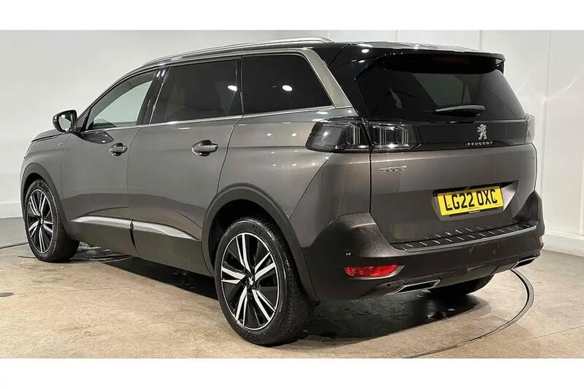 2022-peugeot-5008-suv-12-puretech-gt-premium-big-5