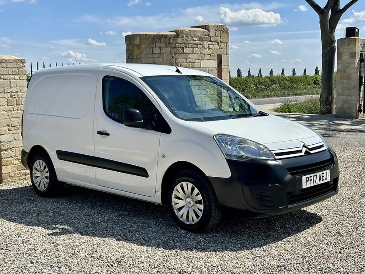 2017-citroen-berlingo-16td-l1-850-enterprise-special-edition-16bluehdi-100eu6-panel-big-3