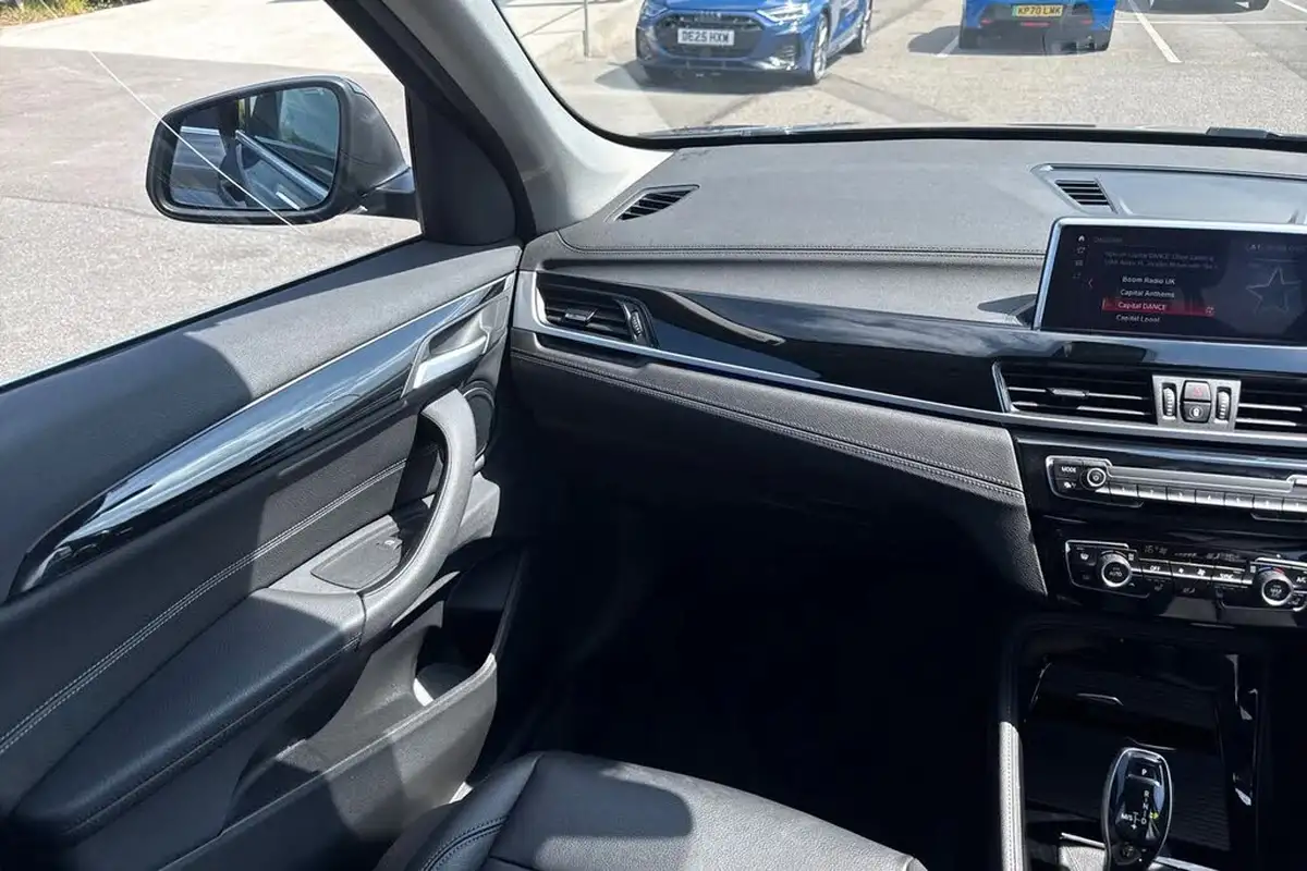 2022-bmw-x1-20td-sdrive18d-xline-sport-auto-big-19