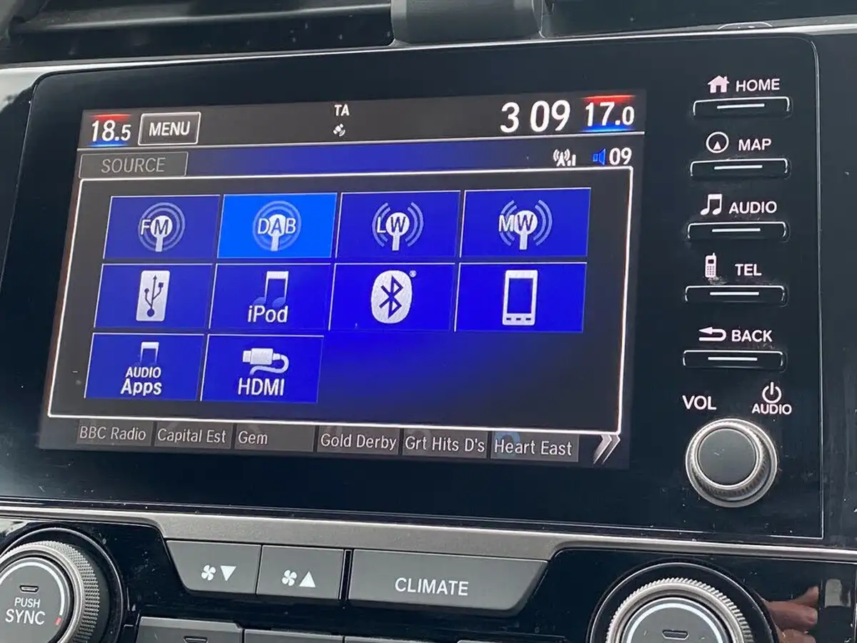 2021-honda-civic-15-vtec-turbo-sport-ss-big-24