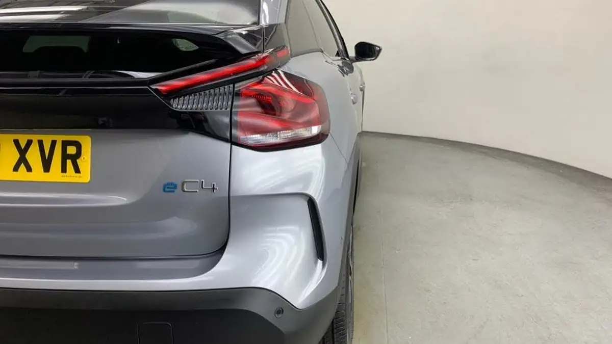 2023-citroen-c4-e-c-series-edition-big-7
