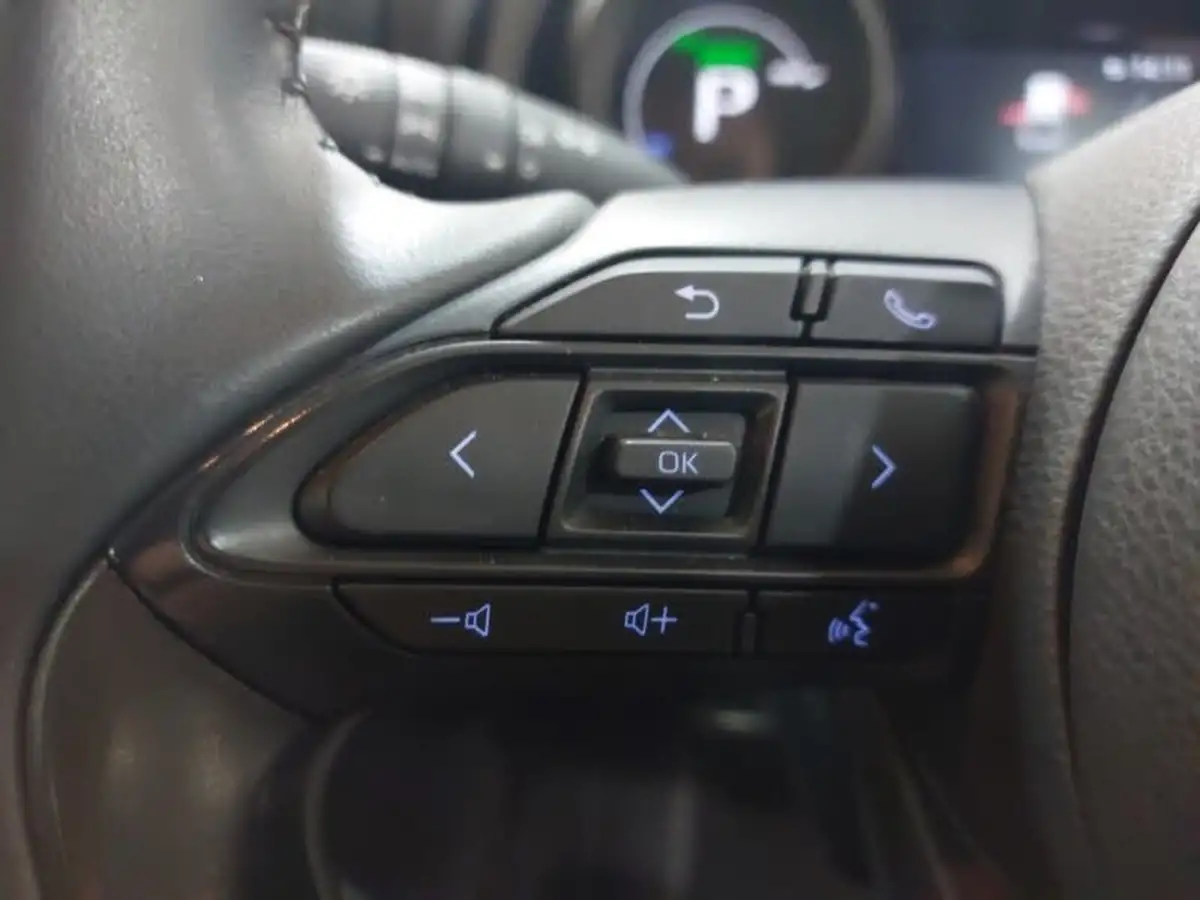 2023-toyota-yaris-cross-15-vvt-i-icon-big-13