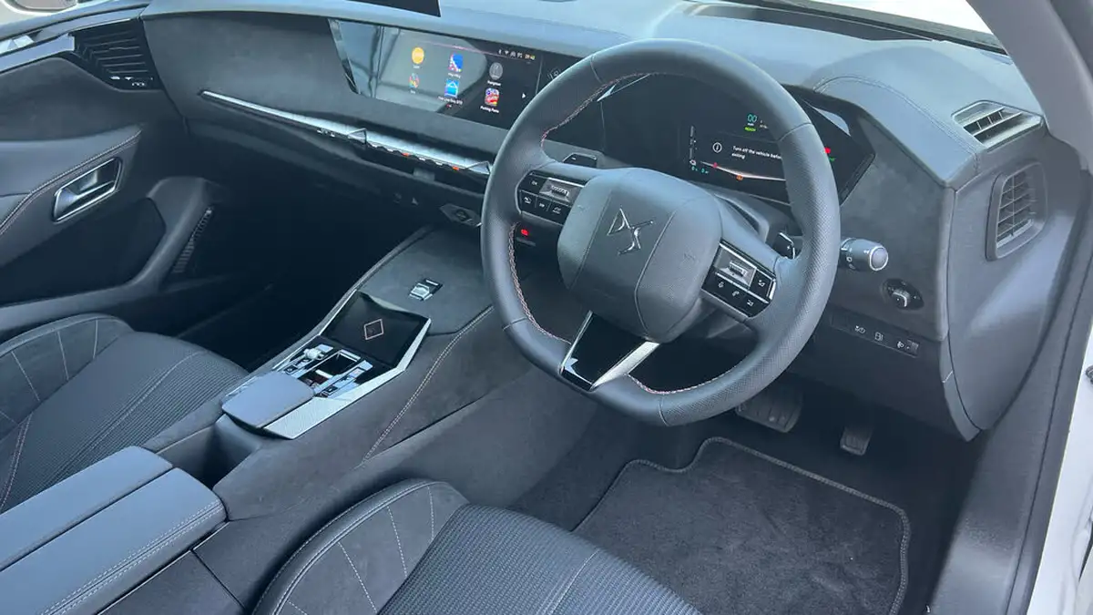 2024-ds-ds-4-e-tense-performance-line-nav-big-10