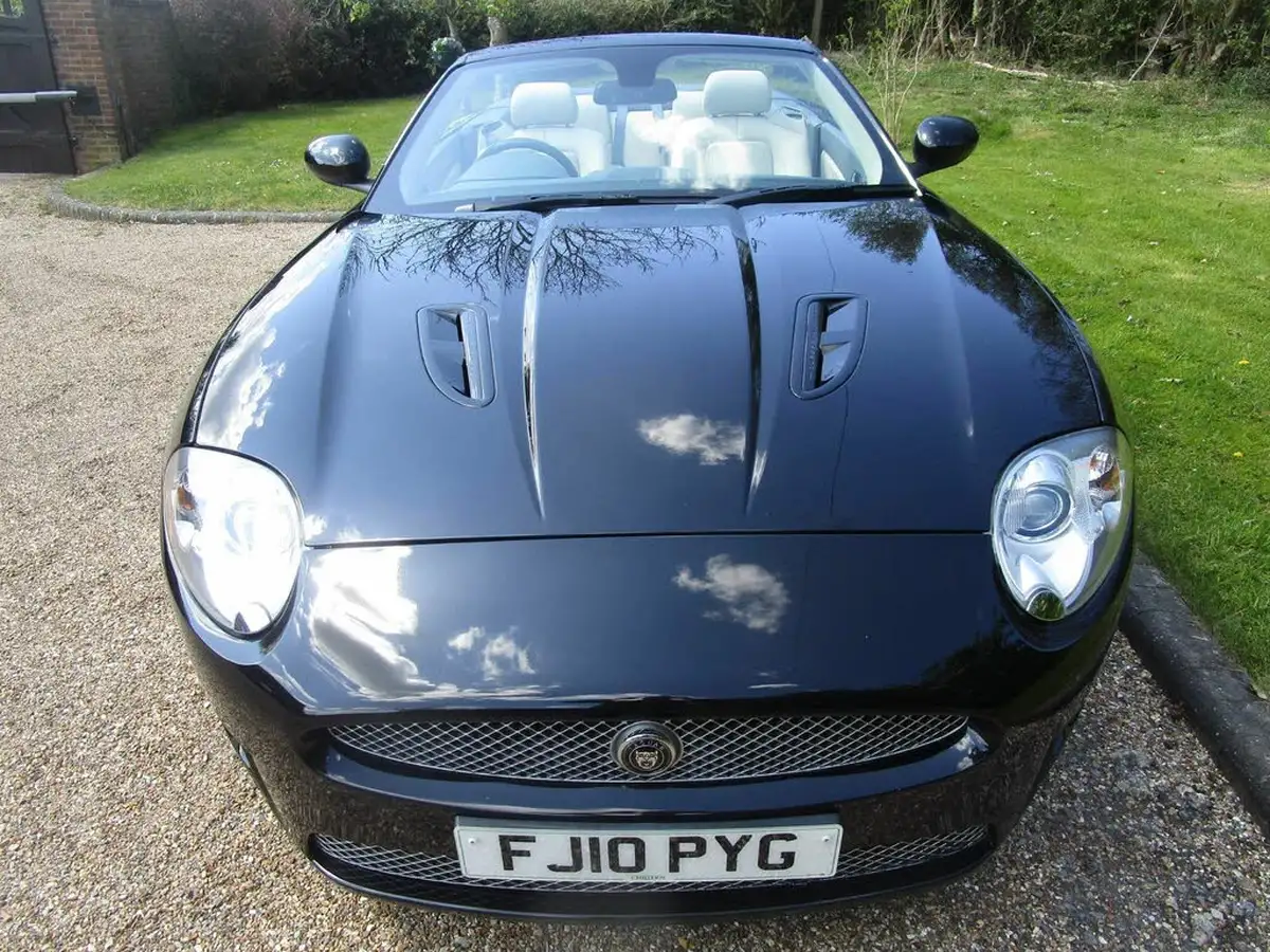 2010-jaguar-xkr-big-7