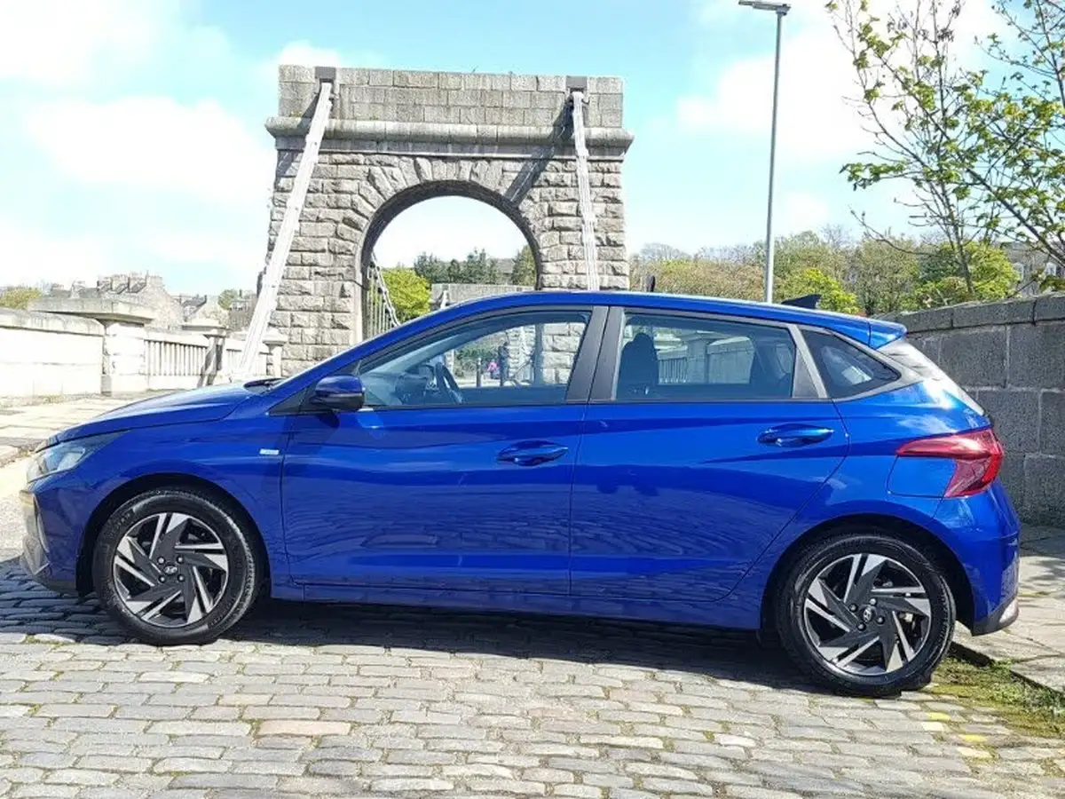 2022-hyundai-i20-10-t-gdi-se-connect-eclutch-imt-big-3