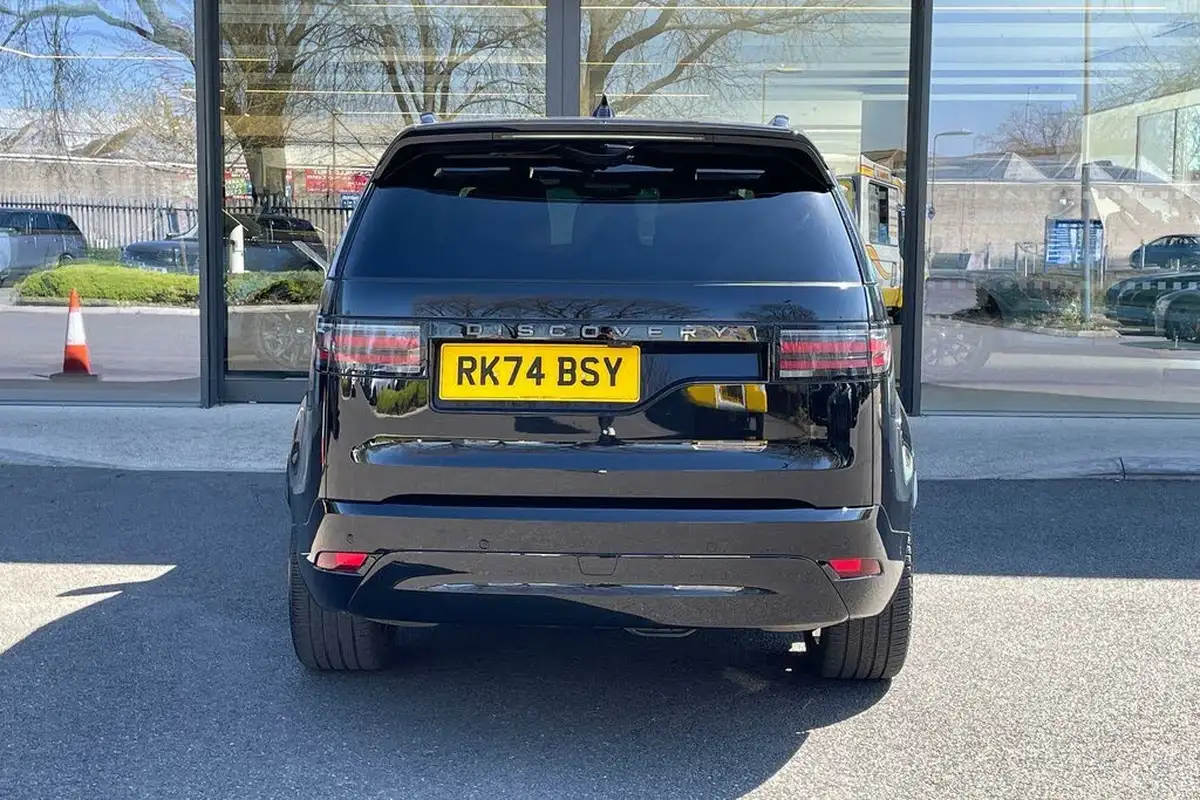 2024-land-rover-discovery-30-d350-dynamic-hse-big-7