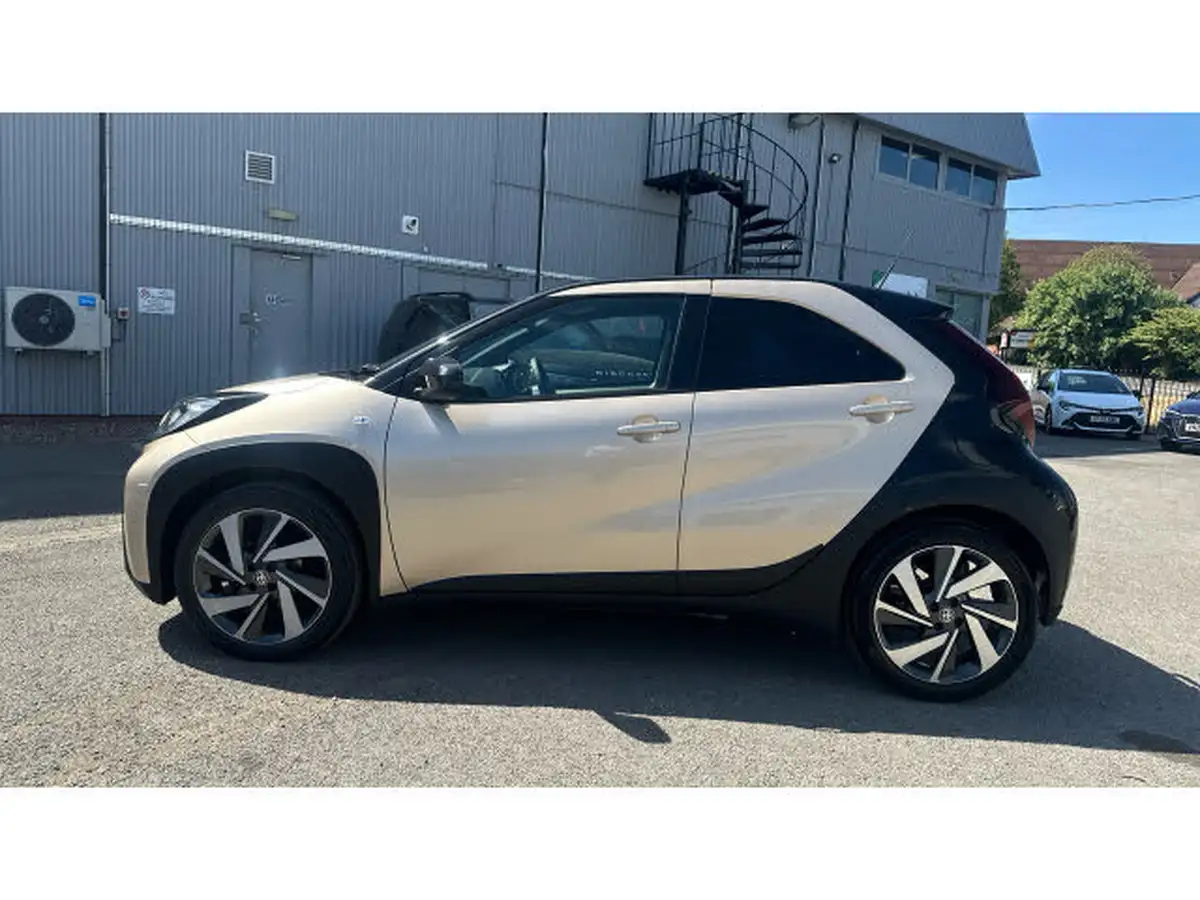 2022-toyota-aygo-x-10-vvt-i-edge-cvt-big-16
