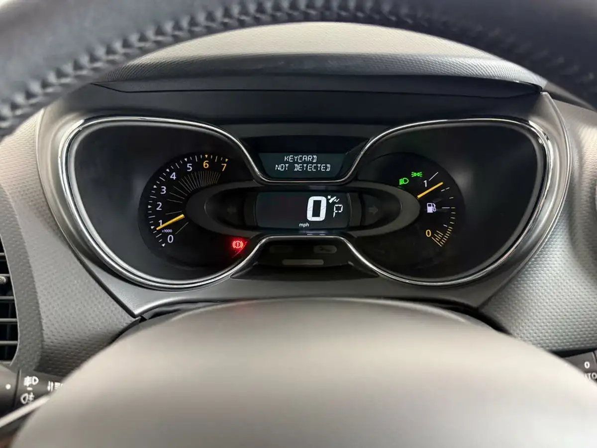 2014-renault-captur-12-dynamique-big-22