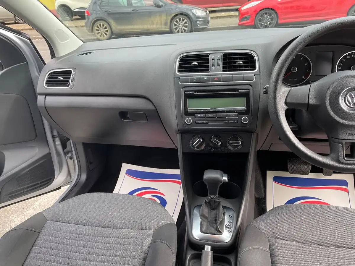 2009-volkswagen-polo-14-se-86ps-5d-dsg-big-18